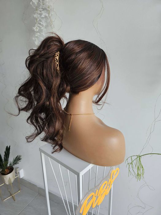 Peruka premium Amira fale loki, brąz z odrostem lace front