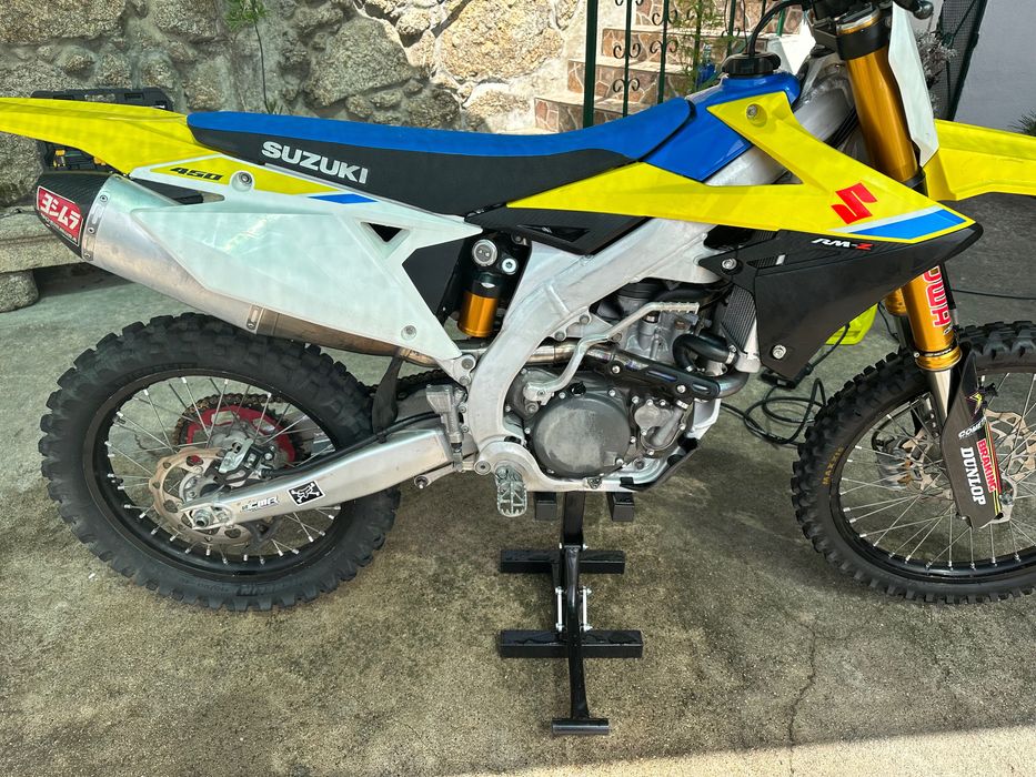 Suzuki RM-z super Mota para o mato e pista