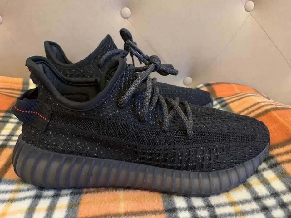 Продам нові кросівки Adidas Yeezy Boost 350