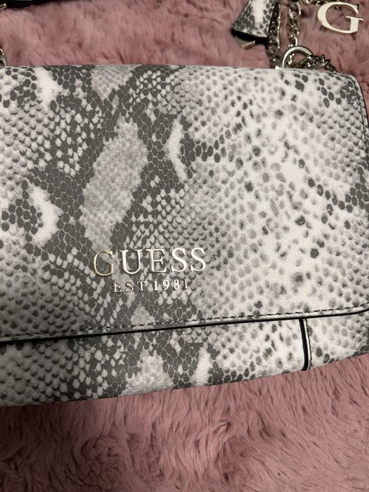 Torebka listonoszka Guess