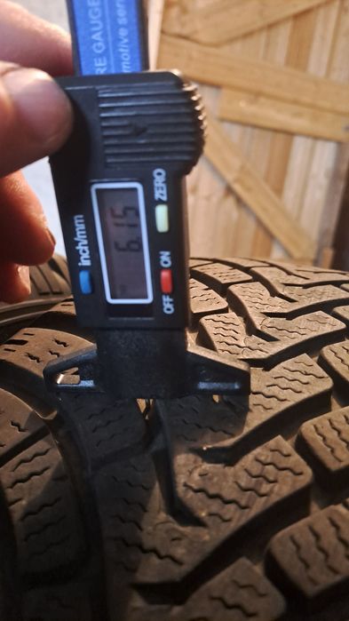 Opony  zimowe  Falken Eurowinter 225×60×18