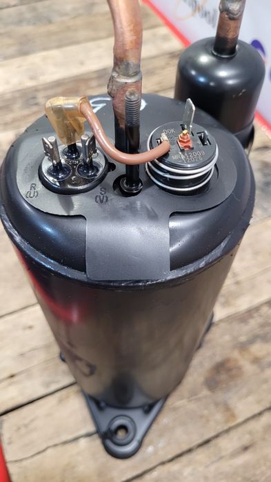 Компрессор  LG - 9. ( R-22)