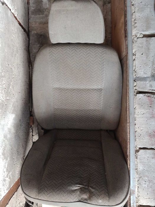 Два передних сидения Мазда 626- ткань