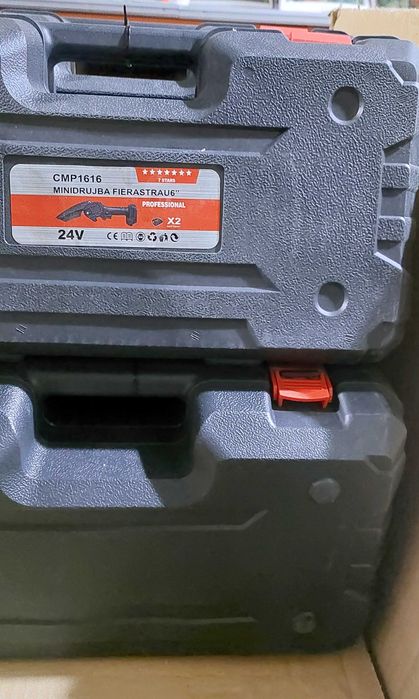 Mini Serra Elétrica 24V com 2 Baterias - NOVO