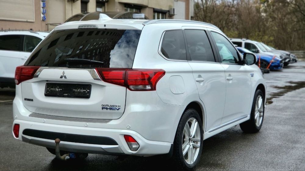 Mitsubishi Outlander PHEV 2.0 4WD 2016p