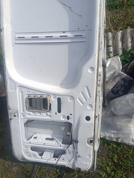 Задні двері спрінтер 519 CDI