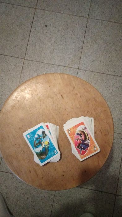 Baralho de cartas pokemon go em bom estado