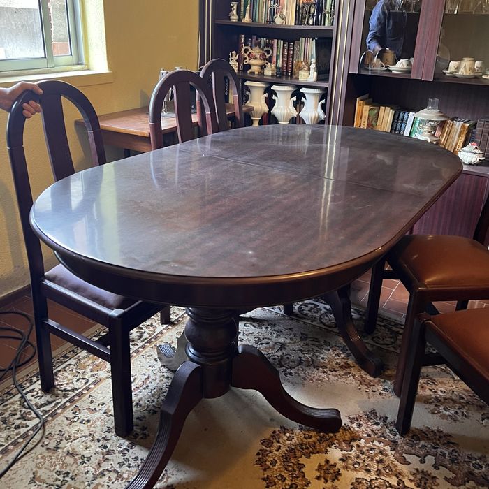 Mesa de madeira antiga