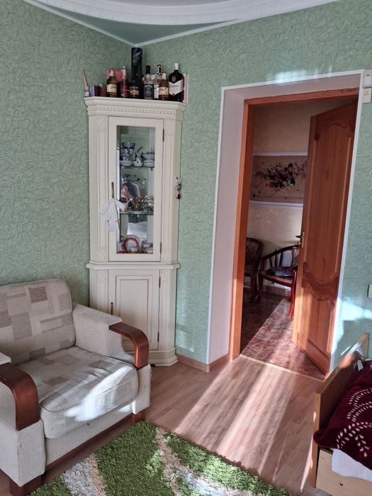здам кімнату для  дівчат,студентів,працюючих жінок.