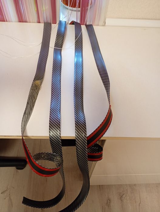 Карбонові стрічка на авто