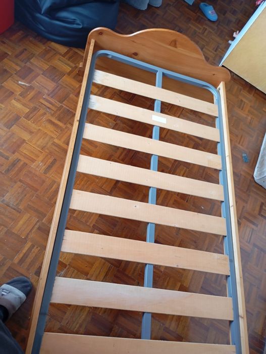 Cama de solteiro mais colchão