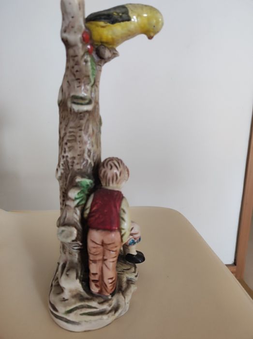 Peça de cerâmica vintage