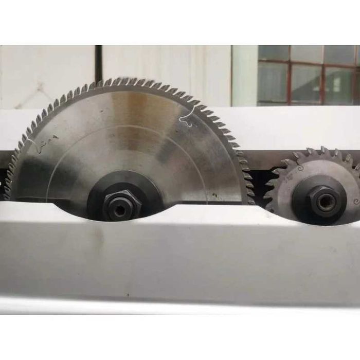 Верстат форматно-розкроювальний FDB Maschinen FR 32B