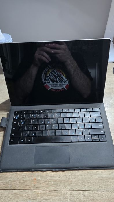 Microsoft surface pro 4 I5-6300U /ОЗУ 8gb/ ssd 256 gb