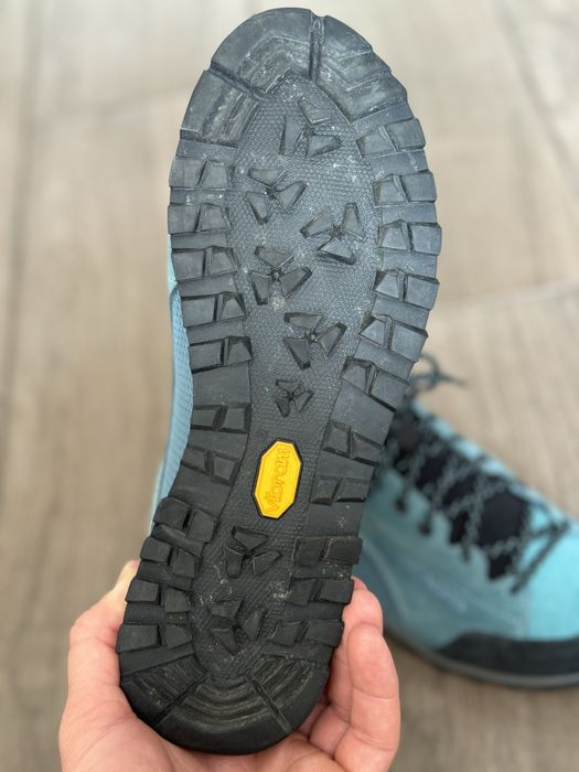 Кроссовки  Scarpa Gore-Tex 38 р