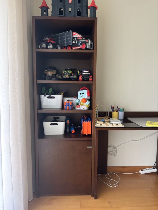 Estante e secretaria