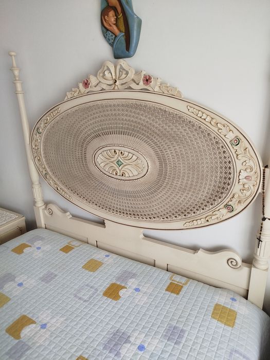 Cama lacada  casal palhinha