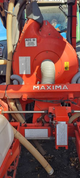 siewnik do kukurydzy KUHN Maxima 8 rzędow rozsuwany