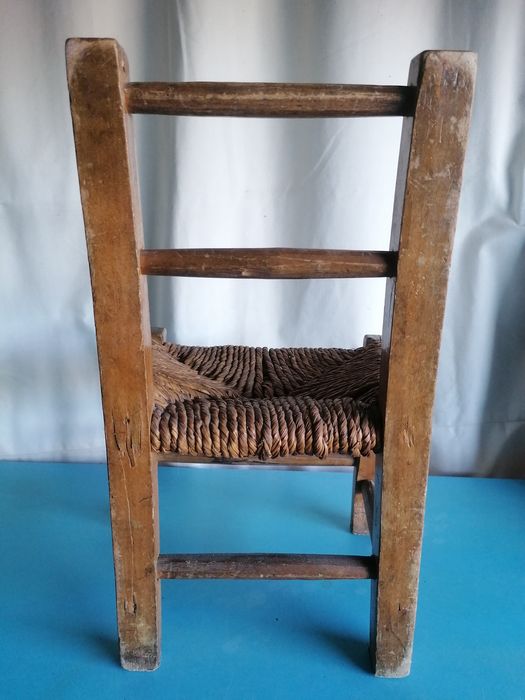 Cadeira infantil antiga