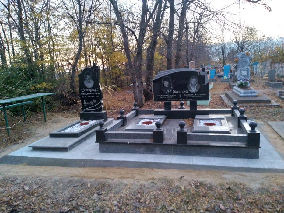 Продажа и установка памятников и оградок