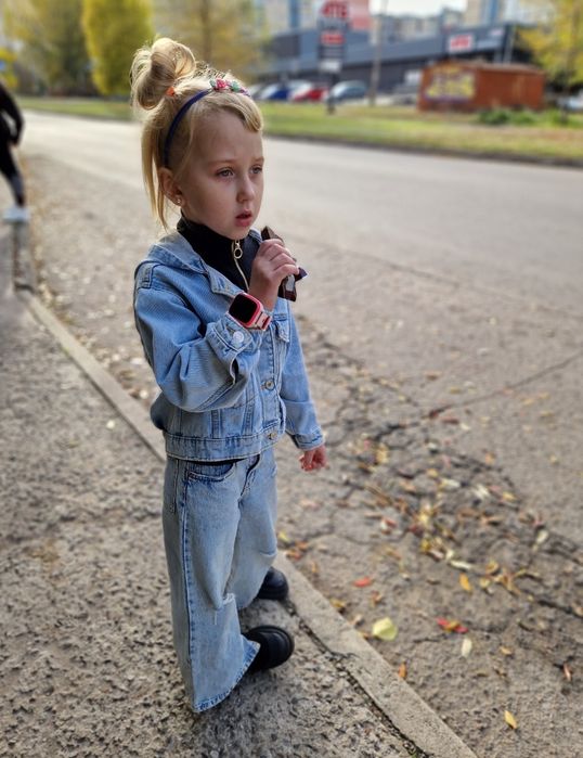 Продам оригинальный джинсовый костюм Zara