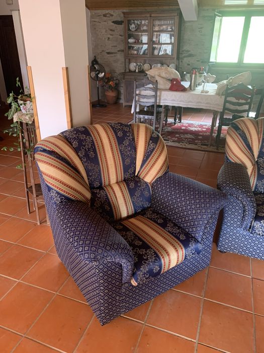 Sofás de sala 2 cadeirões de um lugar e 1 sofá de dois lugares
