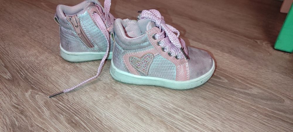 Черевички для дівчинки