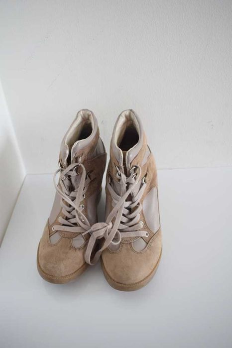 Guess  sneakersy beżowe na koturnie 39