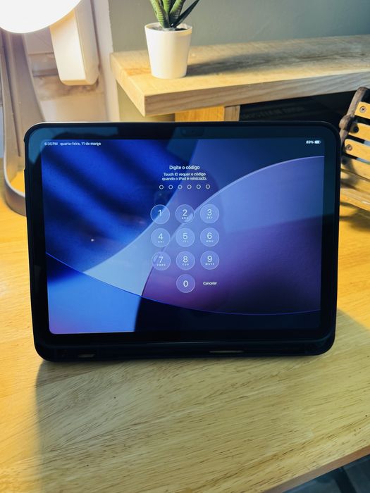 iPad 10ª Geração APPLE (10.9'' - 64 GB - Wi-Fi - Prateado)