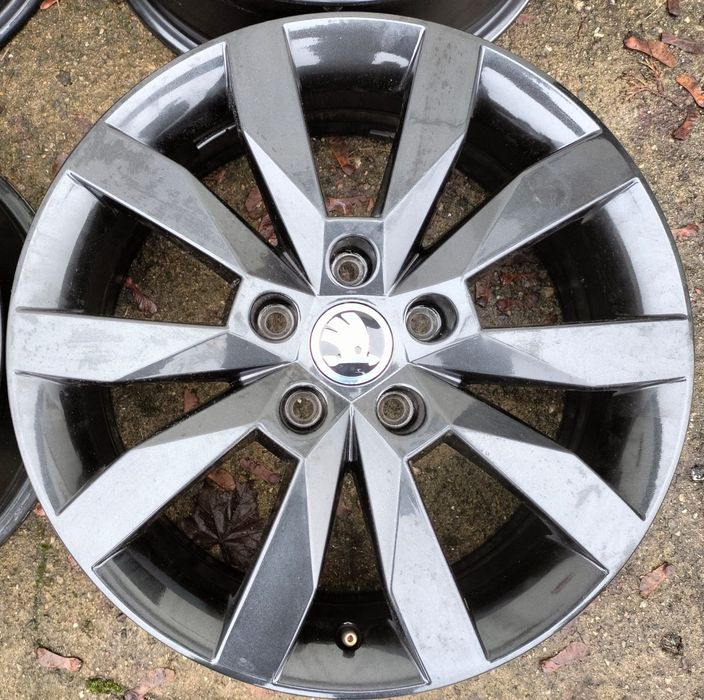 Felgi aluminiowe Skoda RS Karoq Octavia Yeti 6x17 ET45 5x112