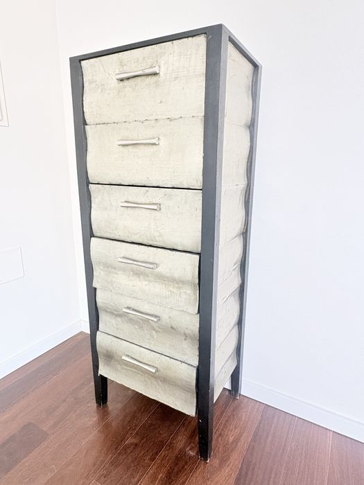 Cómoda estilo rústico em madeira