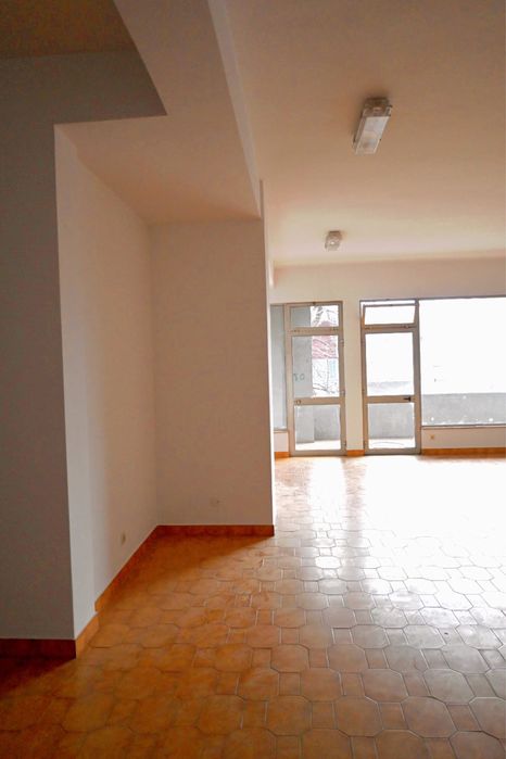 Espaço comercial 90 m² | Centro Vila Real | Potencial habitação