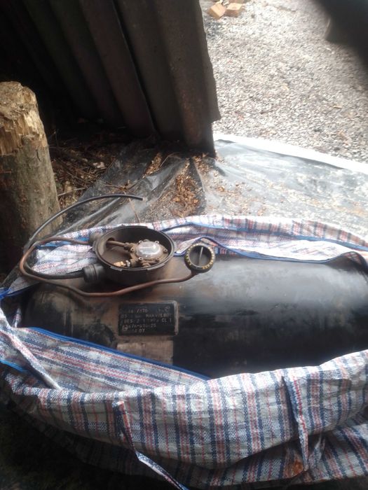 Газовий балон на авто з газом