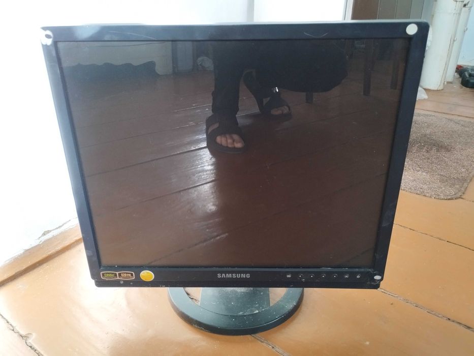 Монітор Samsung smt 1922p. Для відеоспостереження, для комп'ютера.