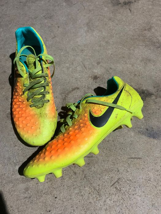 Nike Magista Onda II FG 41
Adidas nemesis 39