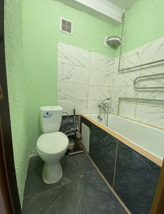 Продам 2х кімнатну квартиру в центрі міста "Амстор ,Україна"