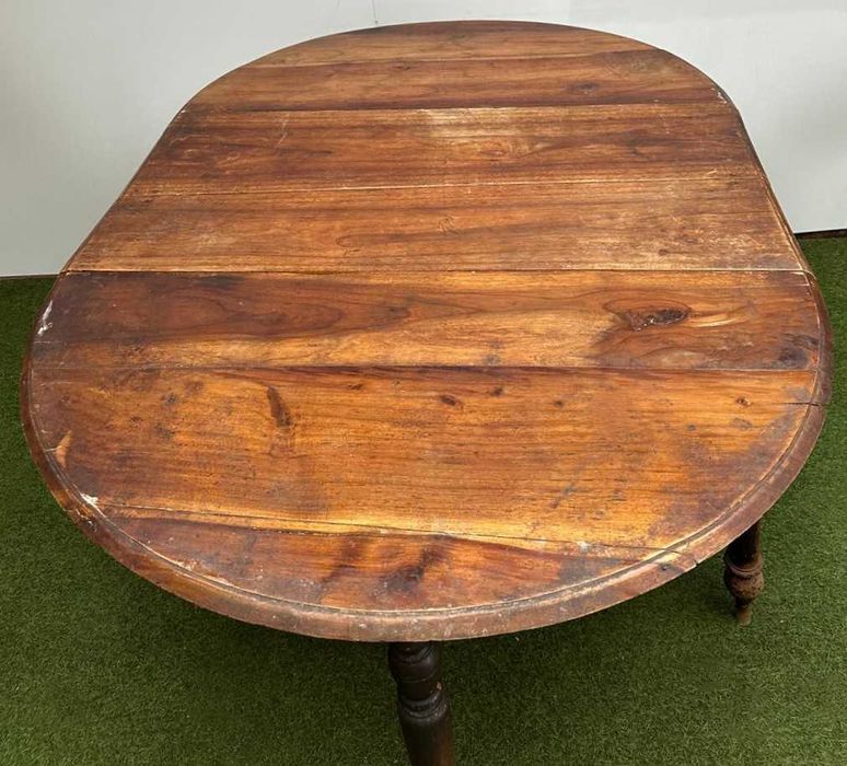 Mesa rustica antiga com abas rebativeis, centenaria