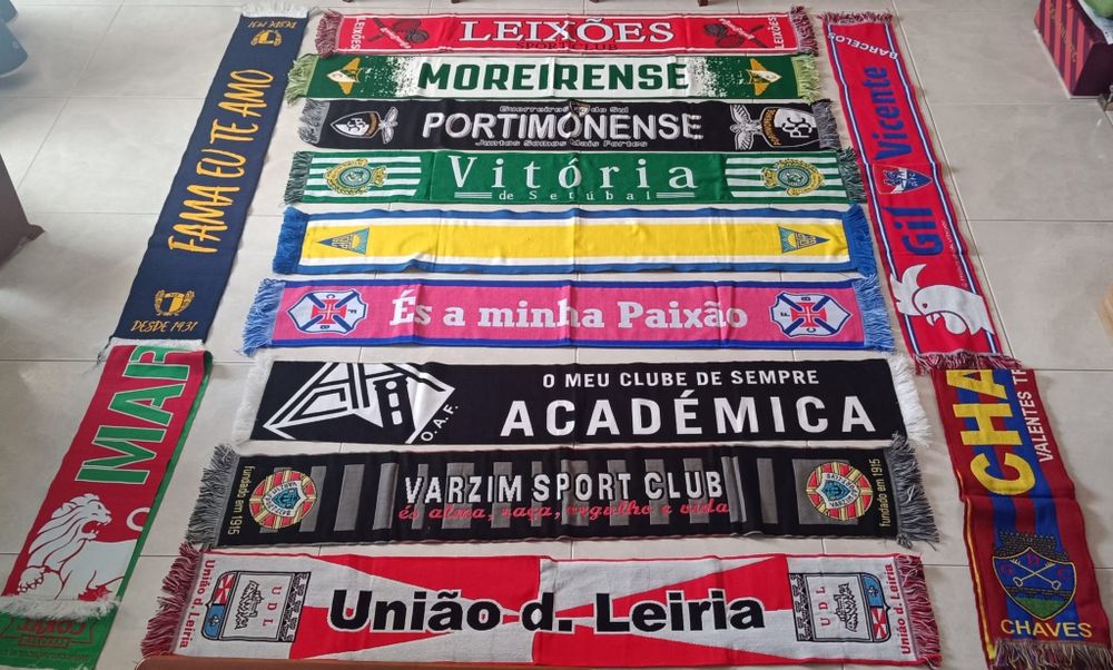 Varias bufandas,e harpes ,scarf variados