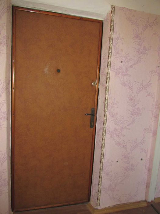 Продам 1 кімнатну квартиру по вул. Садовій 6/9 (р-н Баму)