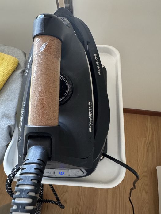 Ferro de engomar com caldeira Rowenta