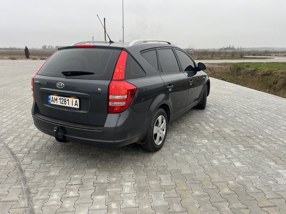 Продається Кіа 1.6д