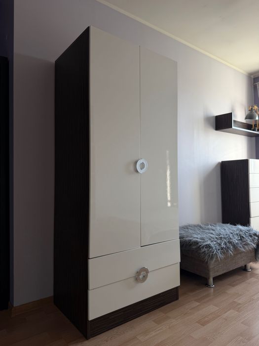 zestaw mebli z black red white