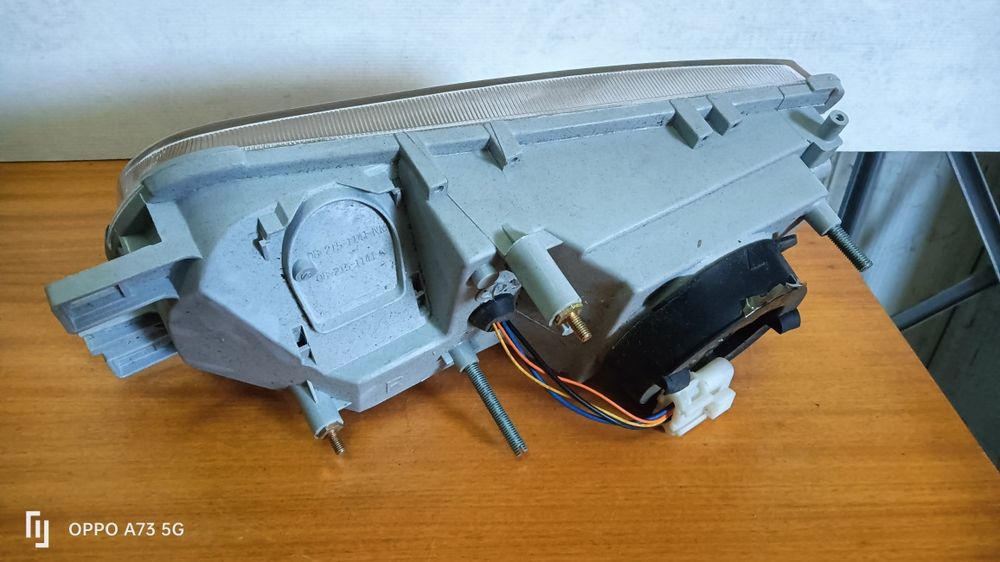Farol Nissan Primera ótica 1990 direita
