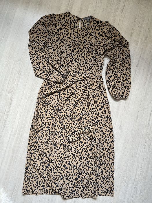 Жіноча леопардова сукня