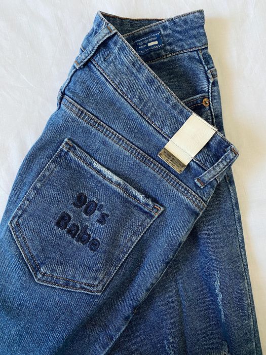 Джинси з рваностями