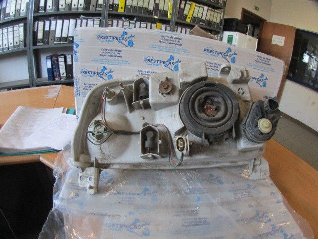 Ótica / farol esquerda SUZUKI Grand Vitara I (FT, HT)