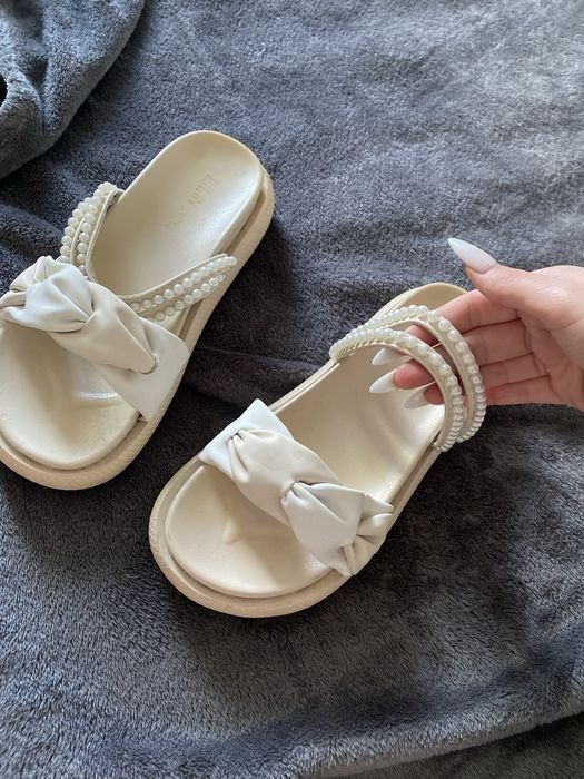 Продам  женские тапочки на лето