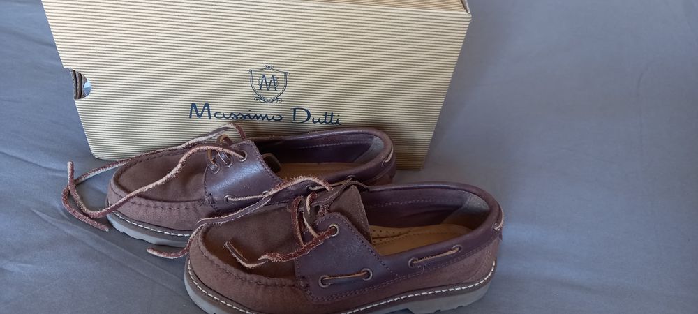 Sapatos vela em pele castanha