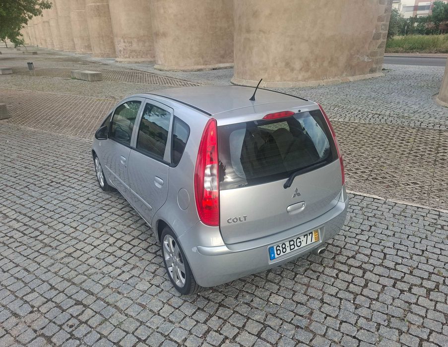 Mitsubishi Colt — fotografia 2