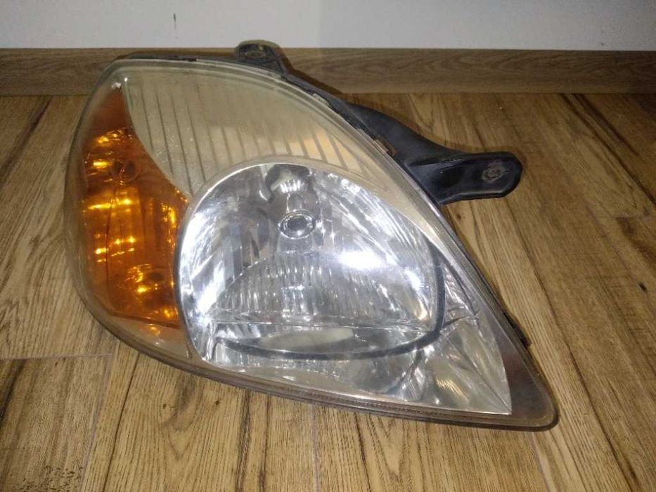 Kia Rio I 00-05r. Lampa Przednia Prawa Reflektor Przedni bardzo dobry